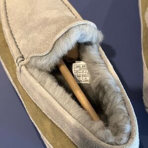 Ugg Men’s Ascot slipper, two-tone grey